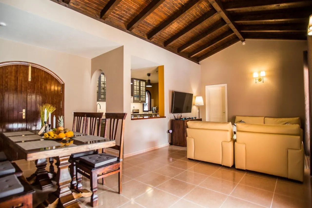 Casa Perla - Villa With Big Garden And Private Pool 코라레호 스페인