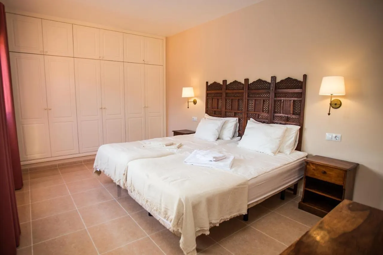 Casa Perla - Villa With Big Garden And Private Pool 코라레호 0*,  스페인